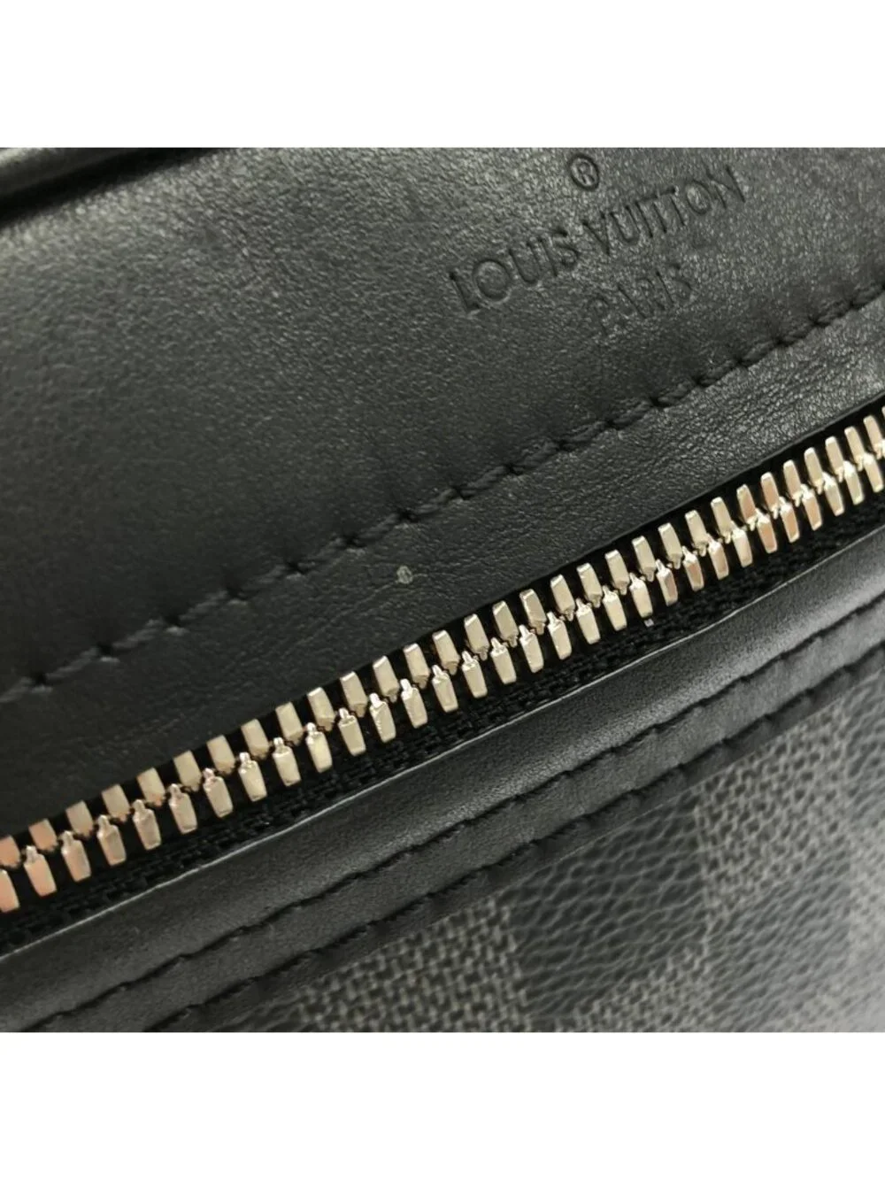 Louis Vuitton Damier Graphite Scott Messenger Shoulder Bag